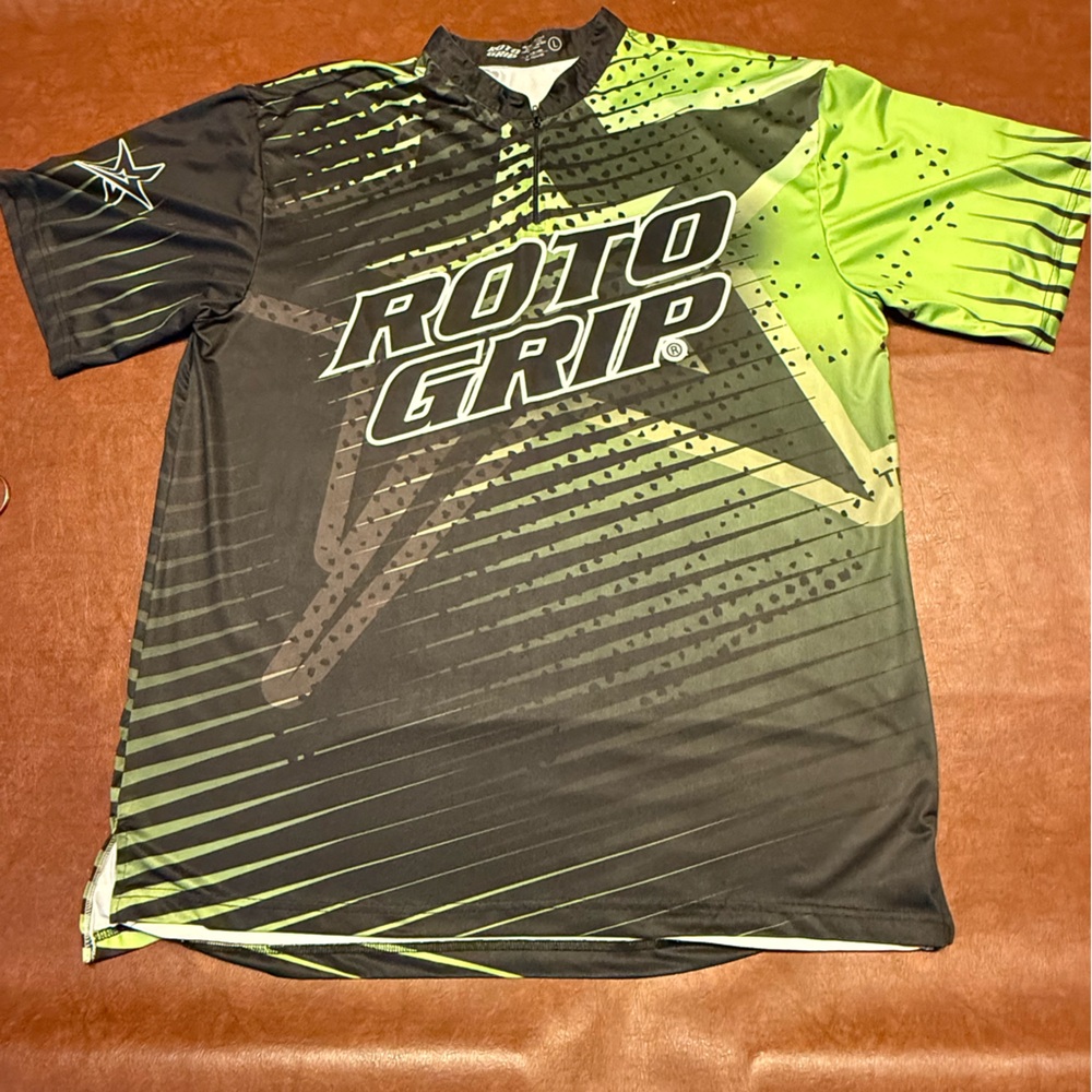 Roto Grip Men’s Bowling Jersey, quarter zip, mandarin collar, size Large